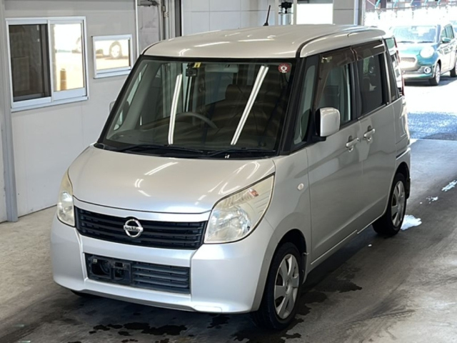 NISSAN ROOX 2010