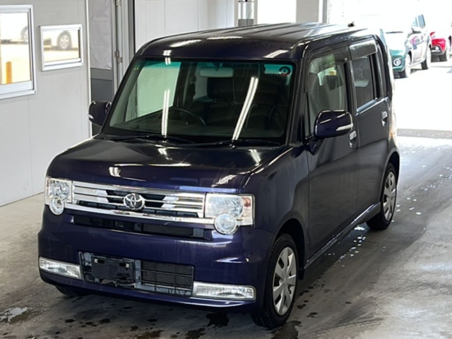 TOYOTA PIXIS SPACE 2012