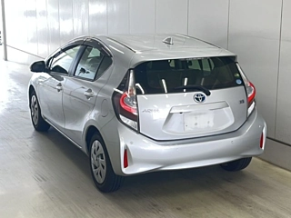 TOYOTA AQUA 2020
