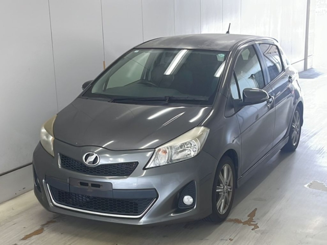 TOYOTA VITZ 2012