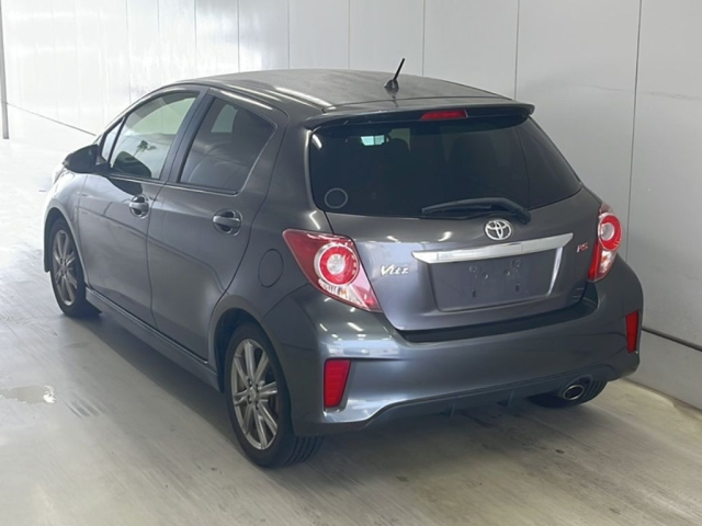 TOYOTA VITZ 2012