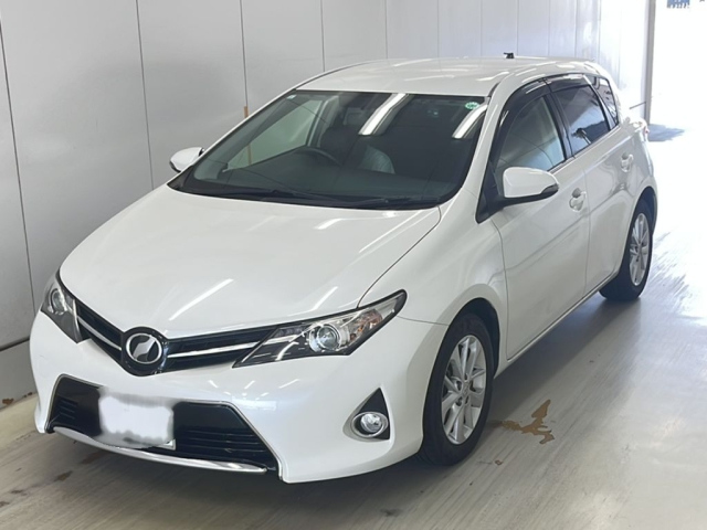 TOYOTA AURIS 2015