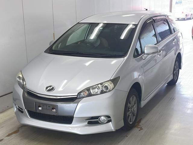 TOYOTA WISH 2012
