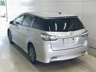 TOYOTA WISH 2012