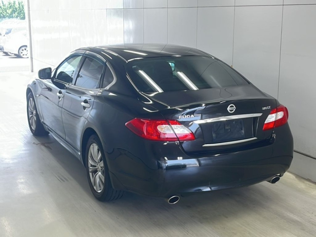 NISSAN FUGA 2013