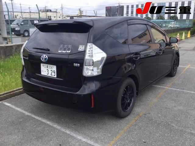 TOYOTA PRIUS ALPHA 2012