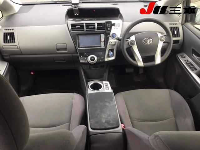 TOYOTA PRIUS ALPHA 2012