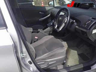 TOYOTA PRIUS 2011