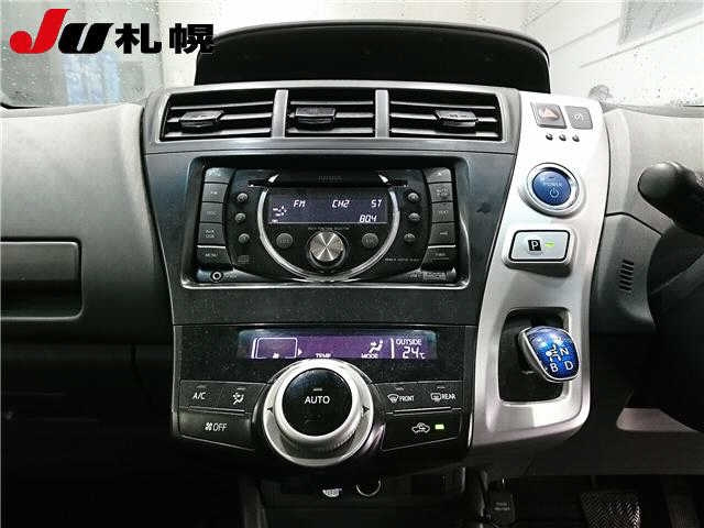 TOYOTA PRIUS ALPHA 2014