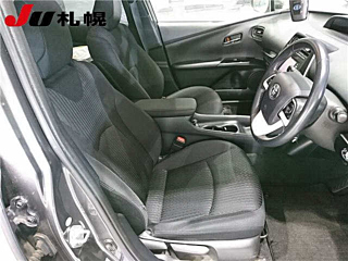 TOYOTA PRIUS 2018