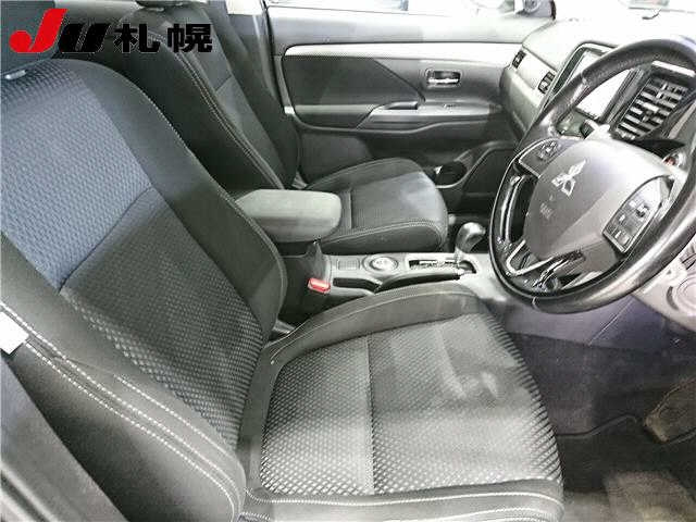 MITSUBISHI OUTLANDER 2016