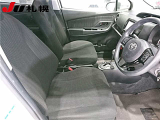 TOYOTA VITZ 2018