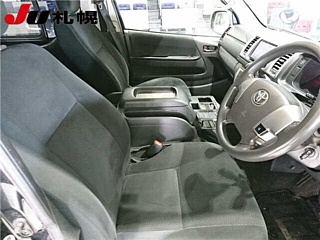 TOYOTA HIACE VAN 2018