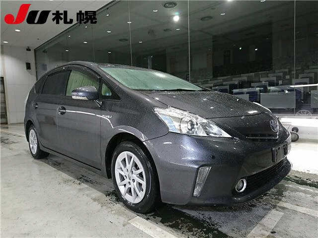 TOYOTA PRIUS ALPHA 2014