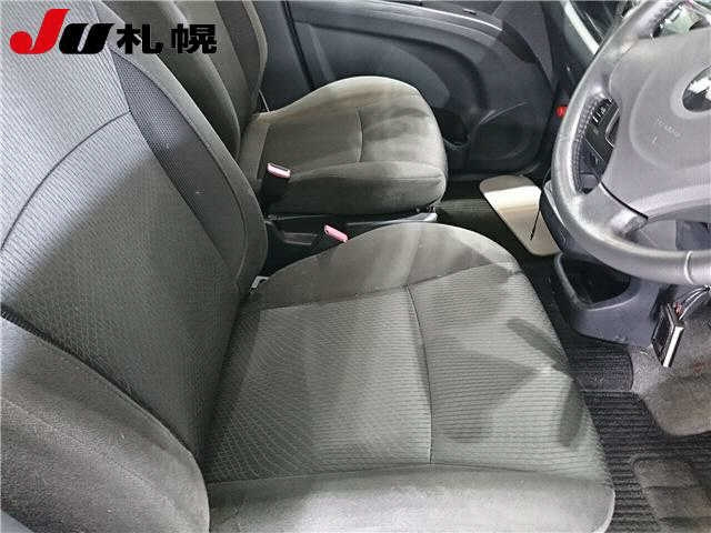 MITSUBISHI DELICA D2 2012