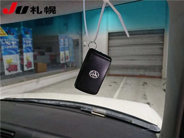 TOYOTA PIXIS SPACE 2012
