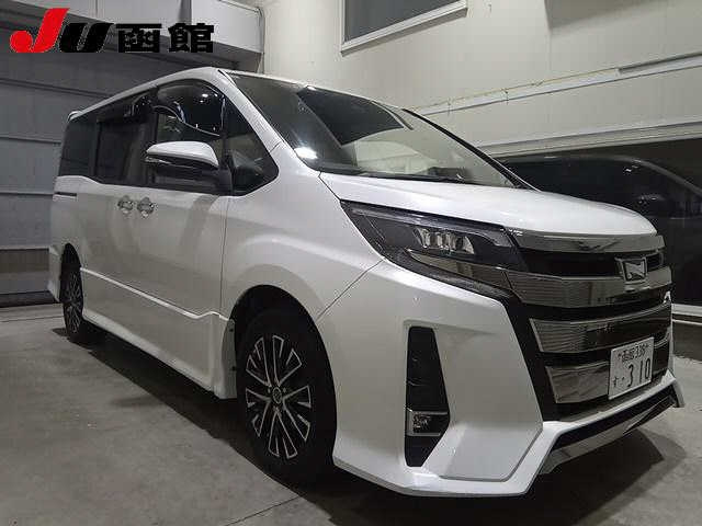 TOYOTA NOAH 2018