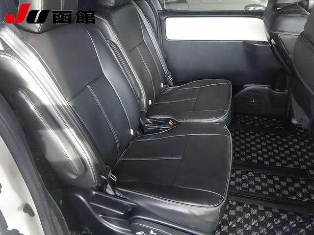 TOYOTA NOAH 2018