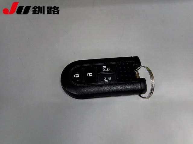 TOYOTA ROOMY 2016