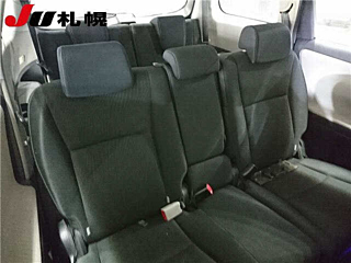 TOYOTA WISH 2010