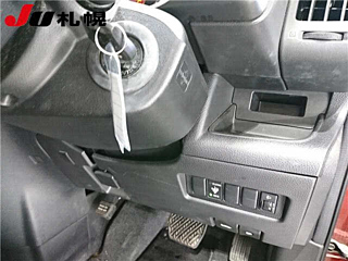 NISSAN SERENA 2010