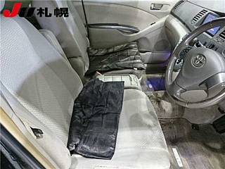 TOYOTA ISIS 2010