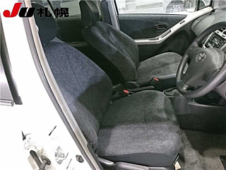 TOYOTA VITZ 2009