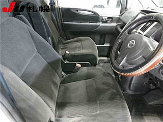 NISSAN SERENA 2010