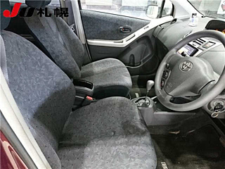 TOYOTA VITZ 2010