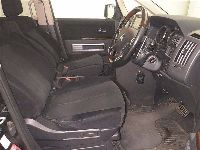 MITSUBISHI DELICA D5 2012