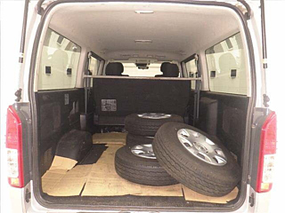 TOYOTA HIACE VAN 2020