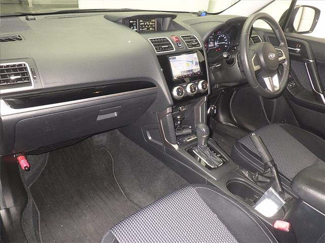 SUBARU FORESTER 2017