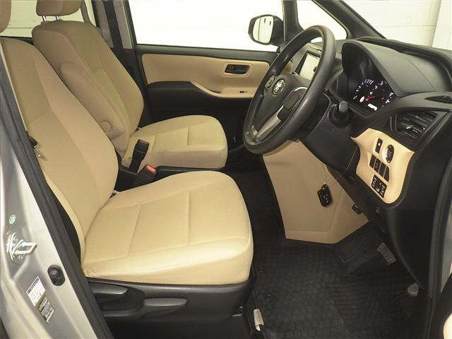 TOYOTA NOAH 2014