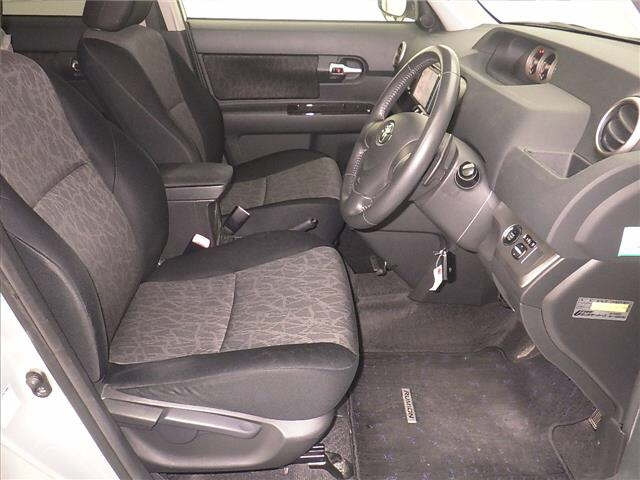 TOYOTA COROLLA RUMION 2011