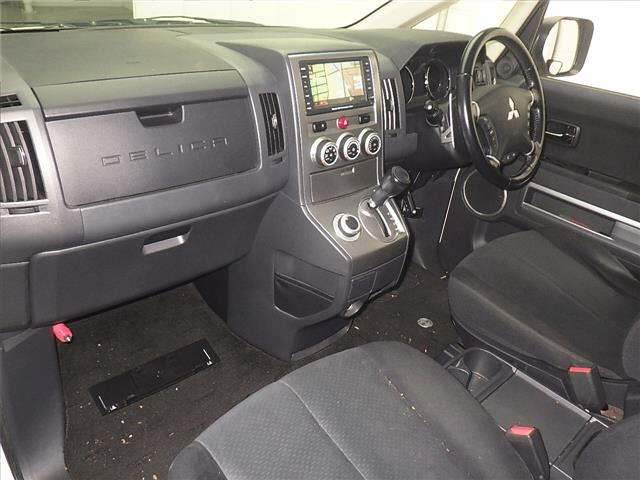 MITSUBISHI DELICA D5 2008