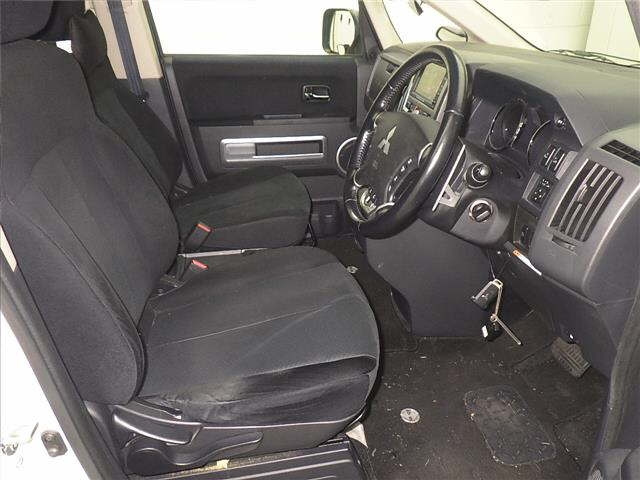 MITSUBISHI DELICA D5 2008
