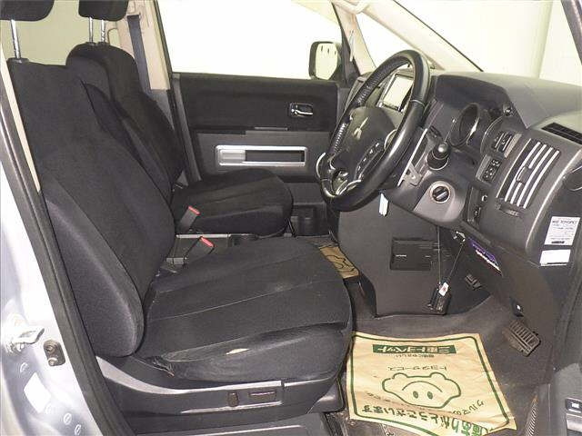 MITSUBISHI DELICA D5 2013