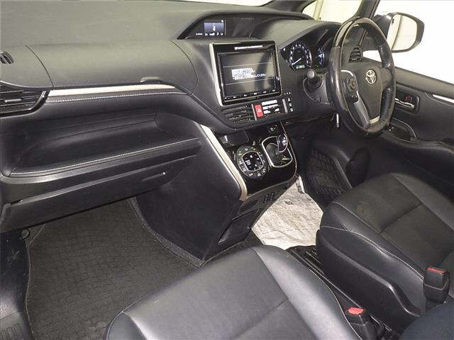 TOYOTA ESQUIRE 2016