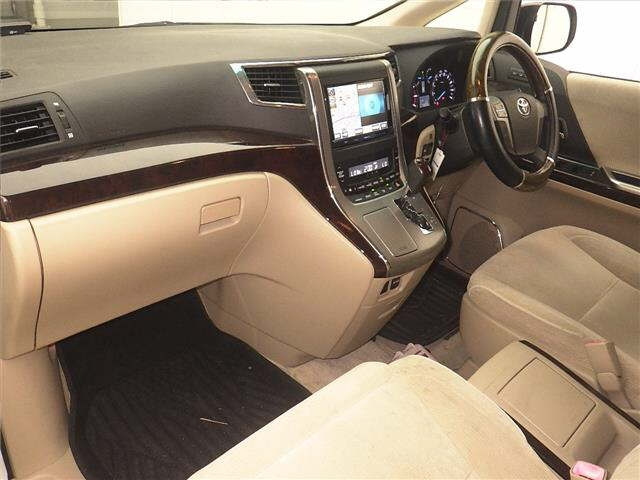 TOYOTA ALPHARD 2013