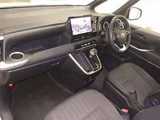 TOYOTA VOXY 2022