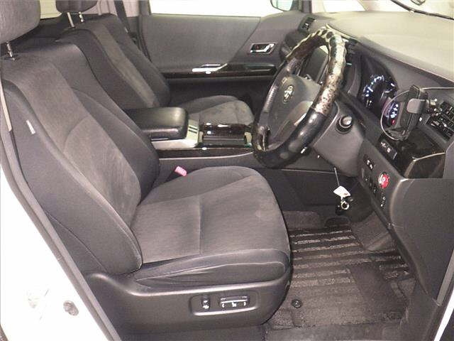 TOYOTA VELLFIRE 2012