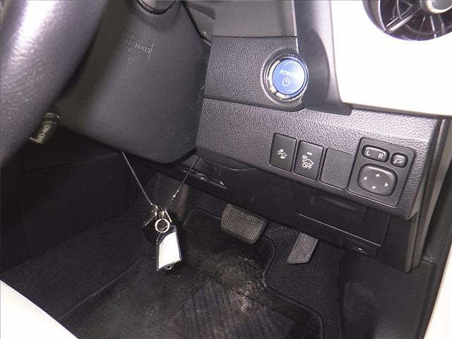 TOYOTA AURIS 2016