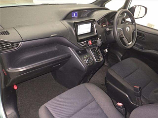 TOYOTA VOXY 2015