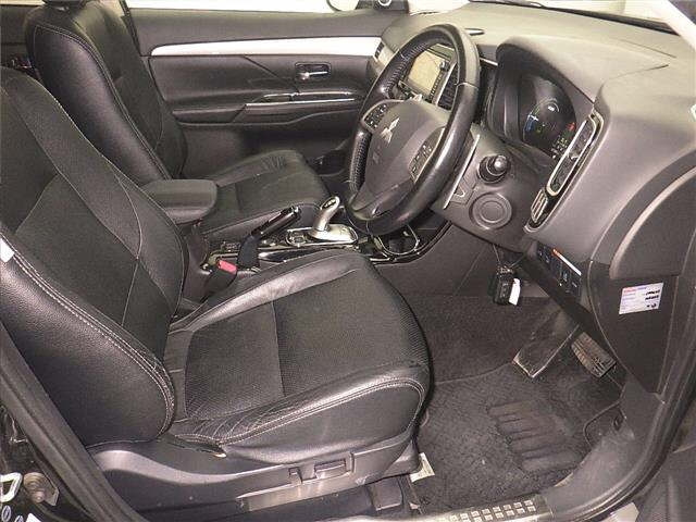 MITSUBISHI OUTLANDER PHEV 2013