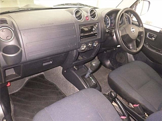 NISSAN KIX 2011