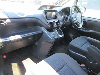 TOYOTA VOXY 2016