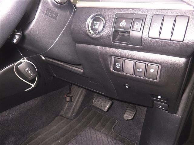 TOYOTA HARRIER 2017