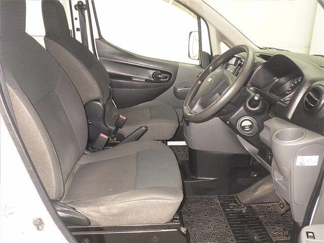 NISSAN NV200 2015