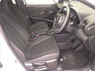 TOYOTA YARIS 2024