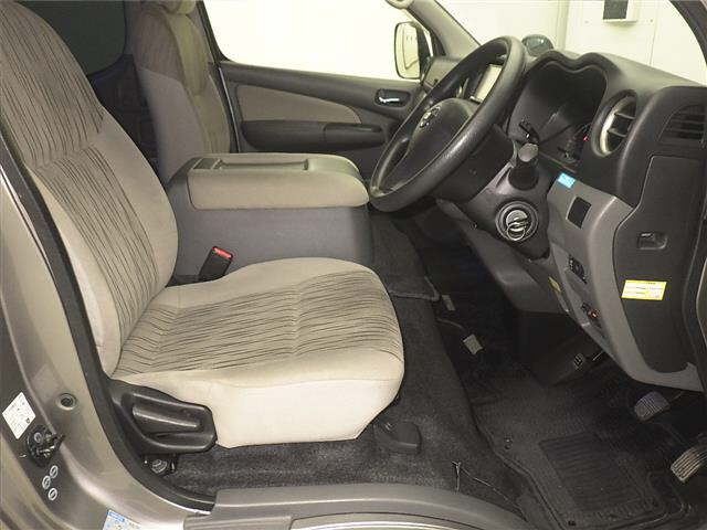 NISSAN CARAVAN BUS 2014